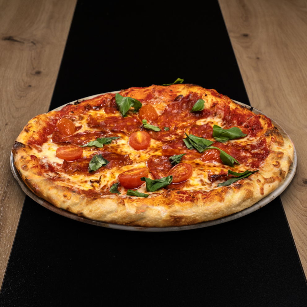 Olasz alapanyagokból készült 30-32cm-es pizzák